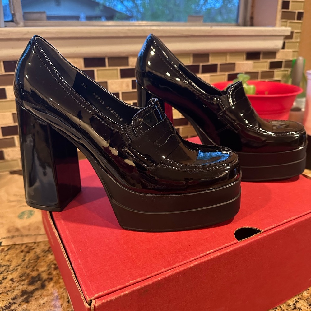 Cute Heels - image 2